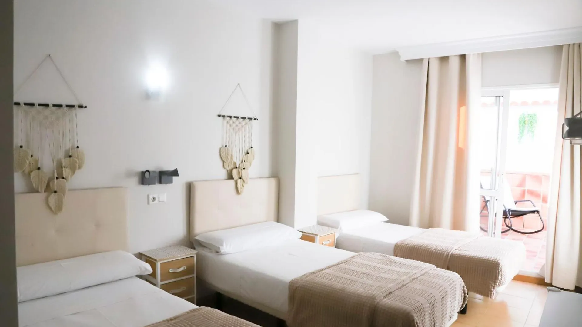 Hostal Cuevas Fuengirola Guest house