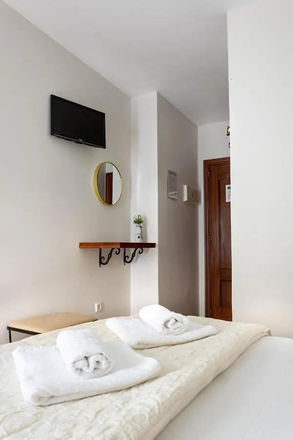 Hostal Cuevas Fuengirola Guest house